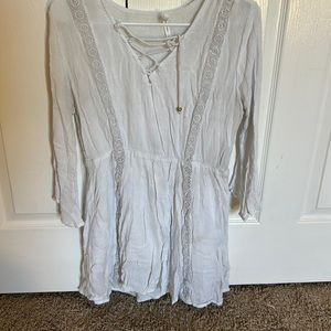 White beach dress, flowie